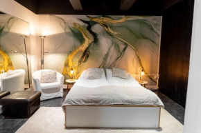 Uniikki hotellihuoneisto pihaterassilla